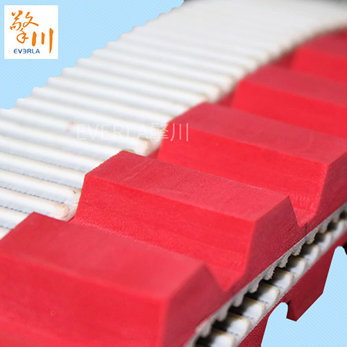 表面加紅膠開槽<a href='http://www.kjsj.com.cn/' target='_blank'><u>PU同步帶</u></a>細節(jié)圖